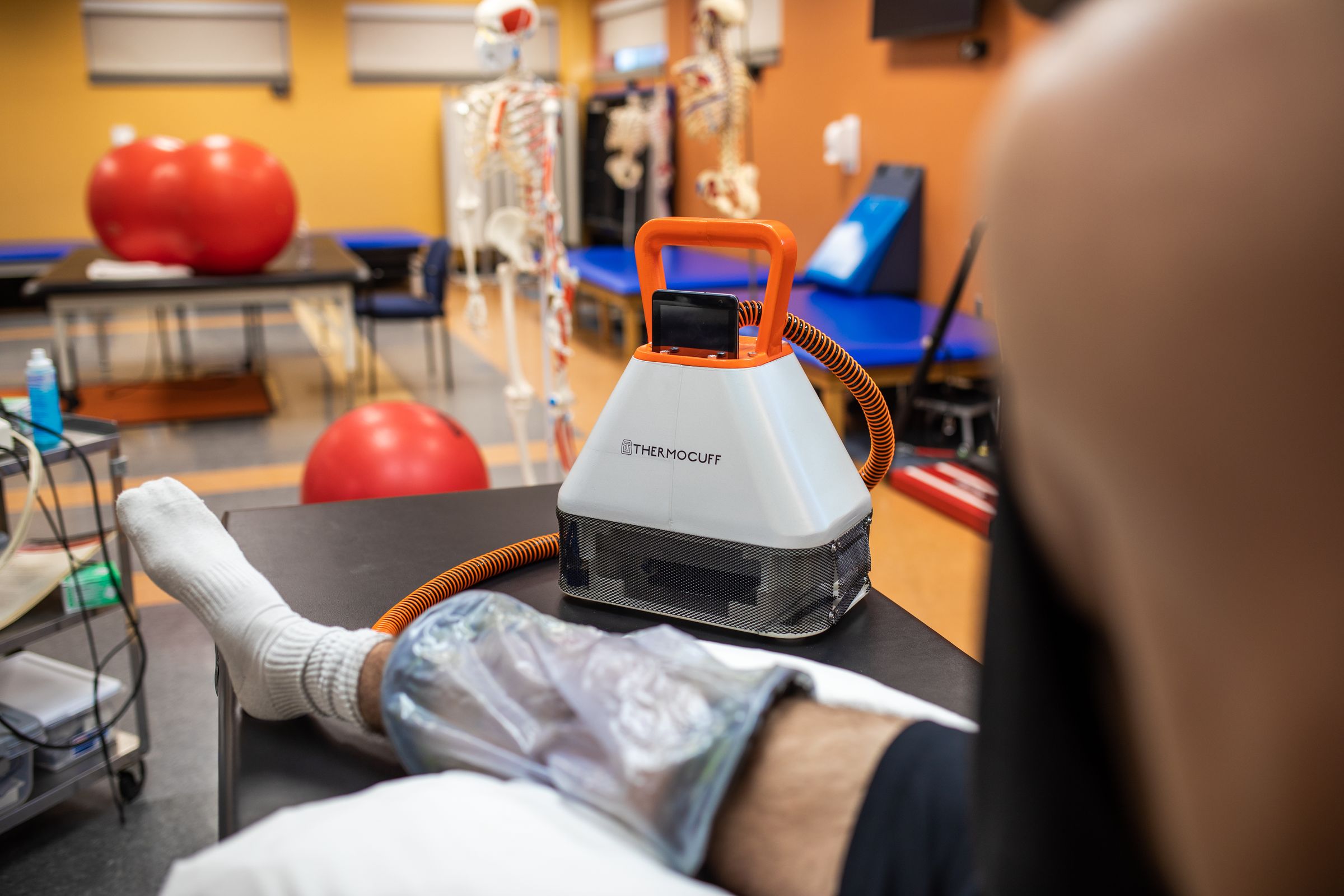 ThermoCuff console, side view
